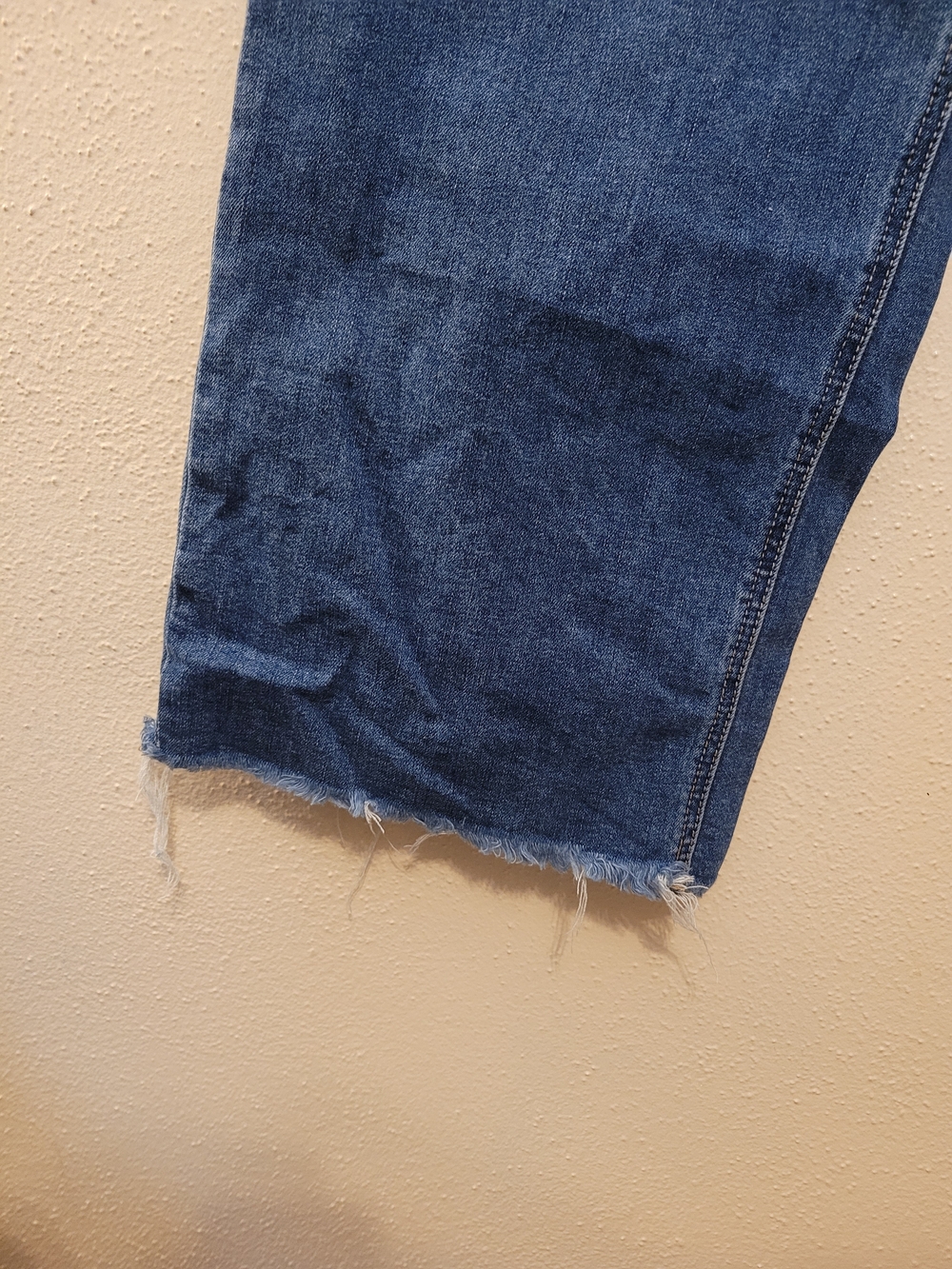 Loveivet by Vervet LV1134 High Rise Wide Leg Cropped Raw Hem Jeans Size 31/13 - Picture 4 of 8
